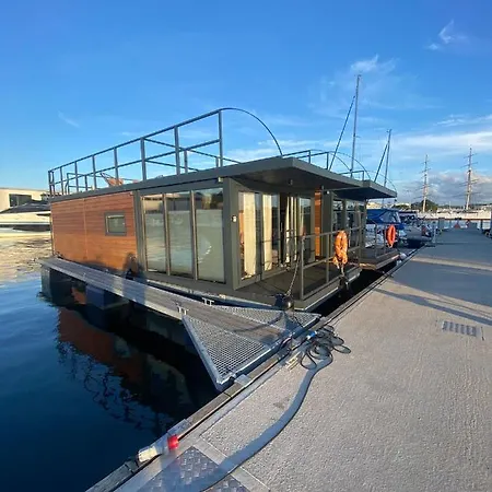 Houseboat Seafront Gdynia